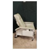 Retails New $1500 - Lumex Mobile Deluxe Clinic Patient Care Recliner Patient Geri Chair Ultimate Wide Comfort - With Side Tables Clinical Care Recliner Taupe - Excellent Condition!