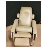 Retails New $1500 - Lumex Mobile Deluxe Clinic Patient Care Recliner Patient Geri Chair Ultimate Wide Comfort - With Side Tables Clinical Care Recliner Taupe - Excellent Condition!