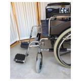 Retails New $1500 INVACARE TRACER IV Heavy Duty Steel Gauge Bariatric Wheelchair - Excellent Condition! Collapsible - 450 lbs Capacity