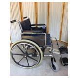 Retails New $1500 INVACARE TRACER IV Heavy Duty Steel Gauge Bariatric Wheelchair - Excellent Condition! Collapsible - 450 lbs Capacity