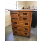 JAMESTOWN OAK 5 DRAWER DRESSER W/ CABINET