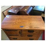 JAMESTOWN OAK 5 DRAWER DRESSER W/ CABINET