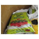 Pallet: Potting Soil in Bags...