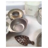 Pottery - 51 - House Decor - Small boxes with envelopes and paper, kitchen items