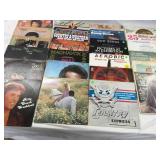 25 records Various artist and music