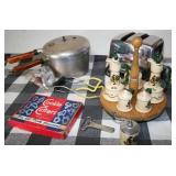 Vintage Toaster, Pressure Cooker, and Kitchen Décor