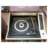 Radio / Turntable