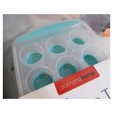 New Ice Cube Trays and New Measuring Cup Set New Ice Cube Trays and New Measuring Cup Set