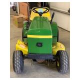 John Deere 111 Lawn Tractor