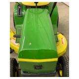 John Deere 111 Lawn Tractor