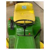 John Deere 111 Lawn Tractor