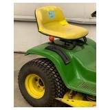 John Deere 111 Lawn Tractor