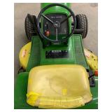 John Deere 111 Lawn Tractor John Deere 111 Lawn Tractor