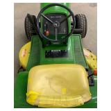 John Deere 111 Lawn Tractor