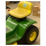 John Deere 111 Lawn Tractor