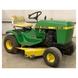 John Deere 111 Lawn Tractor