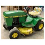 John Deere 111 Lawn Tractor