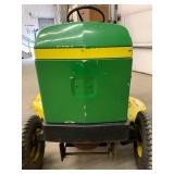 John Deere 111 Lawn Tractor