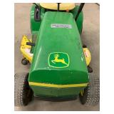 John Deere 111 Lawn Tractor