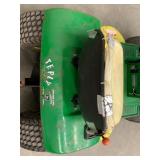 John Deere 111 Lawn Tractor