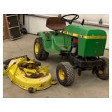 John Deere 111 Lawn Tractor