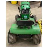 John Deere 111 Lawn Tractor