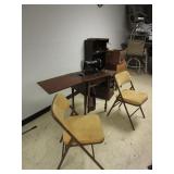 VINTAGE SEWING MACHINE AND FOLDING CHAIRS VINTAGE SEWING MACHINE AND FOLDING CHAIRS