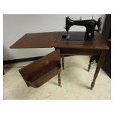 VINTAGE SEWING MACHINE AND FOLDING CHAIRS VINTAGE SEWING MACHINE AND FOLDING CHAIRS