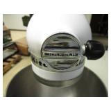 KITCHENAID CLASSIC MIXER WITH ATTACHMENTS KITCHENAID CLASSIC MIXER WITH ATTACHMENTS
