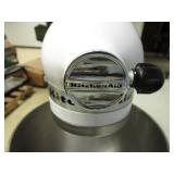 KITCHENAID CLASSIC MIXER WITH ATTACHMENTS