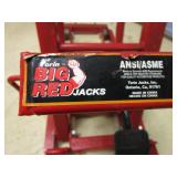 TORIN 1500 LBS FLOOR JACK TORIN 1500 LBS FLOOR JACK