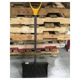 True Temper 18-in Poly Snow Shovel with 36-in Steel Handle not used
