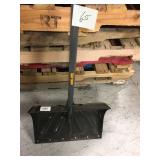 True Temper 18-in Poly Snow Shovel with 36-in Steel Handle not used