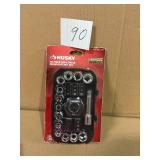 Husky 3/8 in. Drive Palm Ratchet and Socket Set (30-Piece) in good condition
