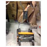 Fiskars 18 in. Cut Manual Push Non-Electric Walk Behind Reel Mower in good conditions
