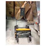 Fiskars 18 in. Cut Manual Push Non-Electric Walk Behind Reel Mower in good conditions