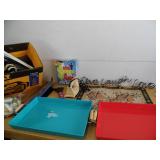 Trays - Décor - hangers