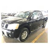 2004 Nissan Titan 5.6 LE