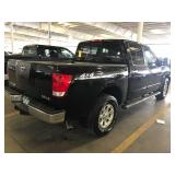 2004 Nissan Titan 5.6 LE