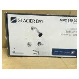 Glacier Bay Aragon 2-Handle 1-Spray Tub and Shower Faucet in Chrome in good condition