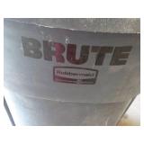 Brute Rubbermaid Container Full of ...