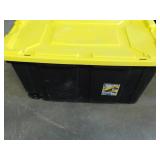 40 Gallon Sterilite Tub and Cover o...