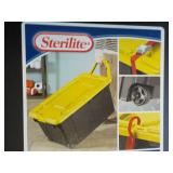 40 Gallon Sterilite Tub and Cover o...