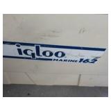 Igloo Marine 162 Cooler and 2 Marlb...
