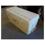 Igloo Marine 162 Cooler and 2 Marlb...