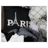Large Quantity of Sheets, pillow Ca...