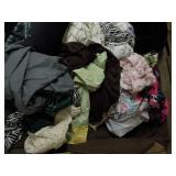 Large Quantity of Sheets, pillow Ca...