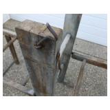 Antique Washtub Stand