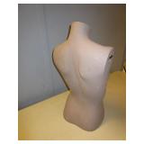FEMALE HALF MANNEQUIN BUSTS
