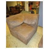 SECTIONAL SOFA WITH OTTOMAN